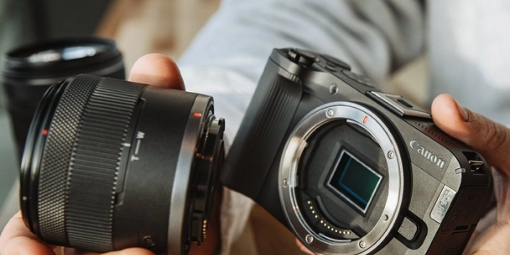 National Store LLC Launches Canon EOS R50 V with RF‑S 14‑30 mm Lens