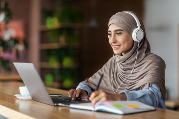 Discover Your Path to Mastery with Elbyan's Online Quran Tutors