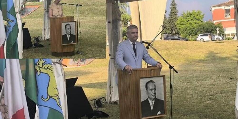 Govoriti o  antifašizmu iznad Titove slike je fašizam drugarice i drugovi! Vaš „antifašizam“ poništen je masovnim zločinima!
