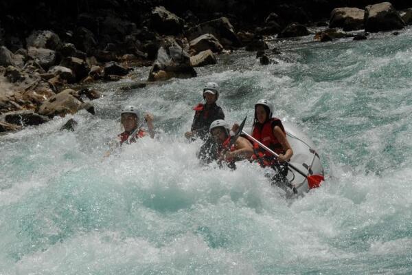 How to Choose Rafting Camp in Montenegro