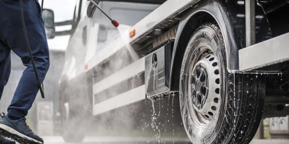 DM Sarpanch Car Washing Offers The Best Truck Wash Service in Winnipeg