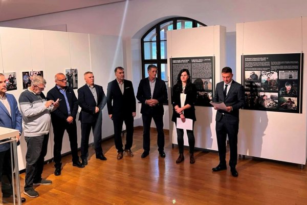 U Gradskom muzeju Vukovar svečano otvorena izložba “Heroji u ratu–hrvatski ponos u miru-Jean-Michel Nicolier i Thomas Crowley”