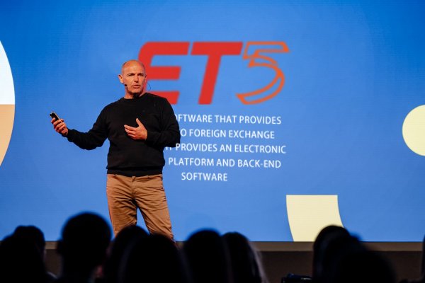 Introducing ET5 WebTrading: Your Gateway to Advanced Financial Trading