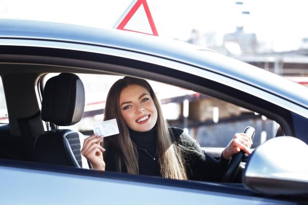 We are the Pass Team - a Professional Driving School That Can Help You Get Your Driving License