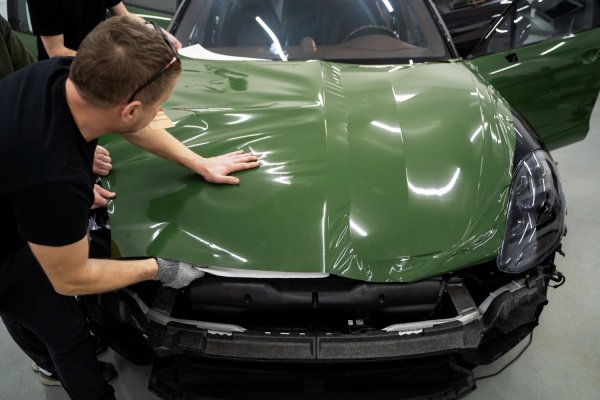 LR CUSTOM WRAPS INC. UNVEILS CUTTING-EDGE PAINT PROTECTION FILM TO ELEVATE VEHICLE APPEARANCE AND SAFEGUARD EXTERIORS