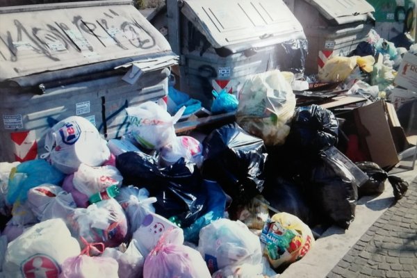 Poskupljenje odvoza smeća je nepotrebno; otpustite UHLJEBE!