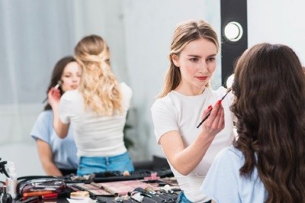 Paige Anderson Unveils Exquisite Bridal Makeup Services